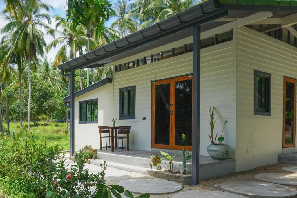Behind the Temple Island Eco-Home 15min walk to Hin Kong Beach – Koh Phangan